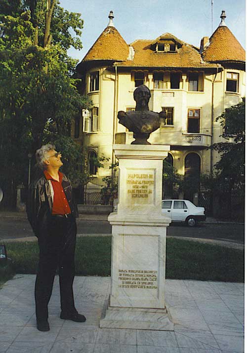 Bucarest - Buste de Napoleon III - Rue de Paris